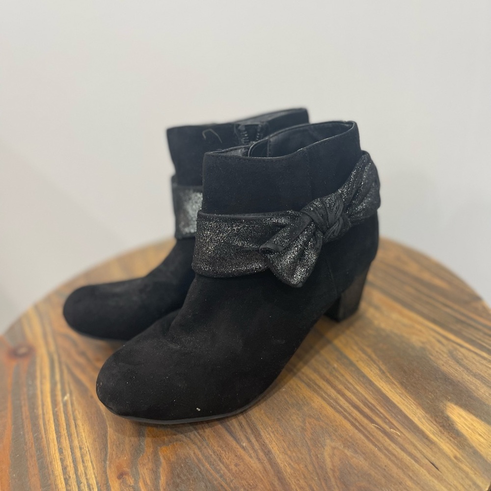 Girls black bootie